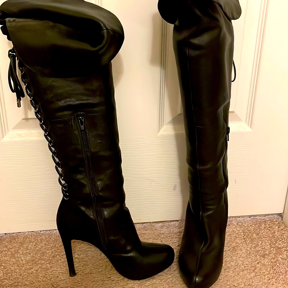 Thigh High boots! Jessica Simpson. Leather n Suede. Side zipper. Back lace ups.